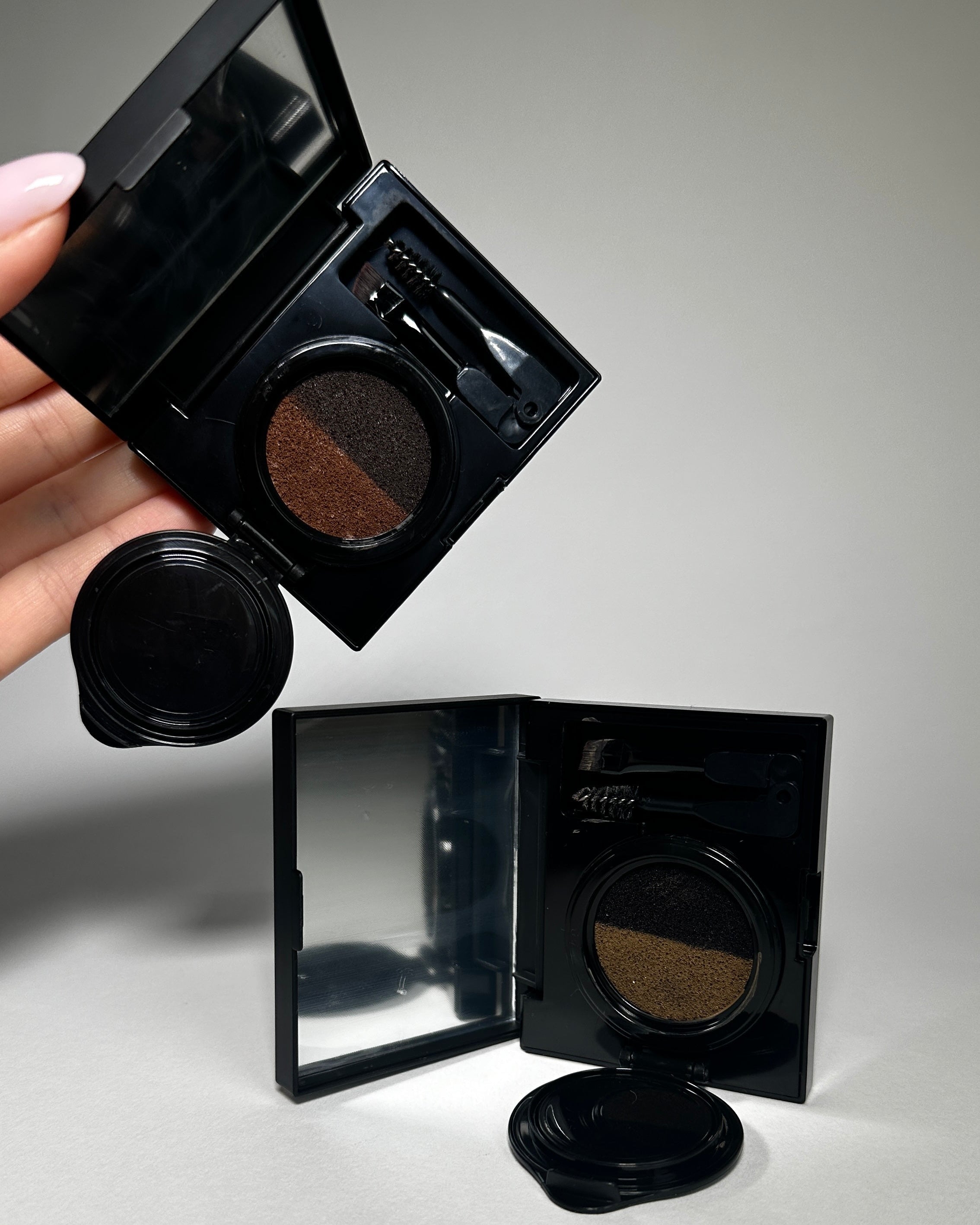 Pernă cu crema de sprâncene în 2 culori