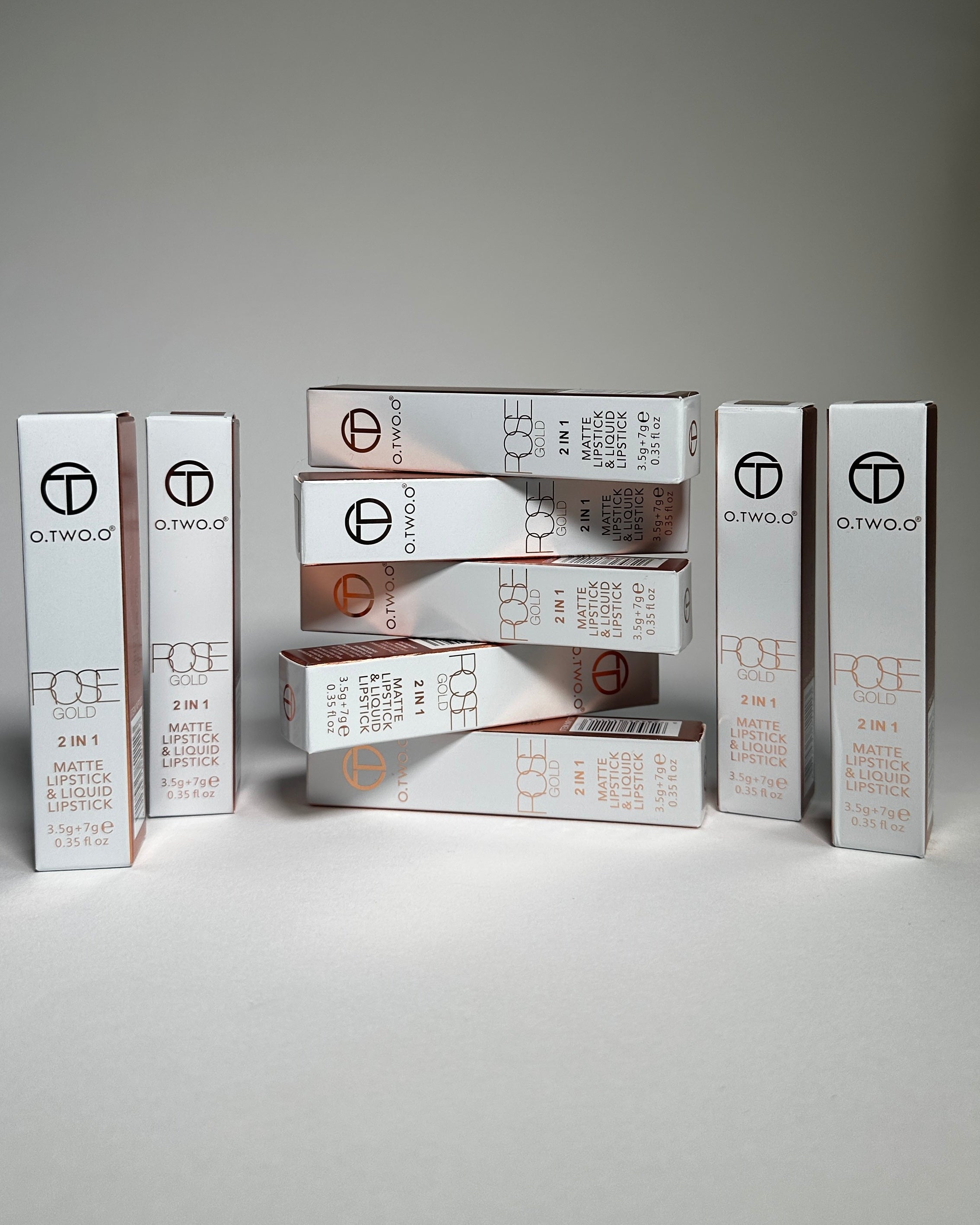 O.TWO.O – Ruj 2-în-1: ruj solid + ruj lichid