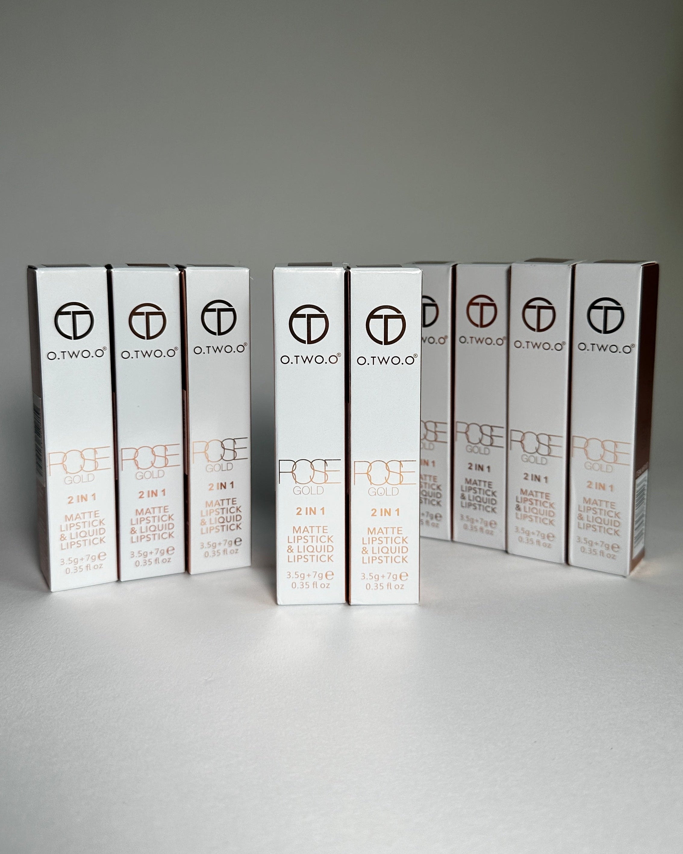 O.TWO.O – Ruj 2-în-1: ruj solid + ruj lichid