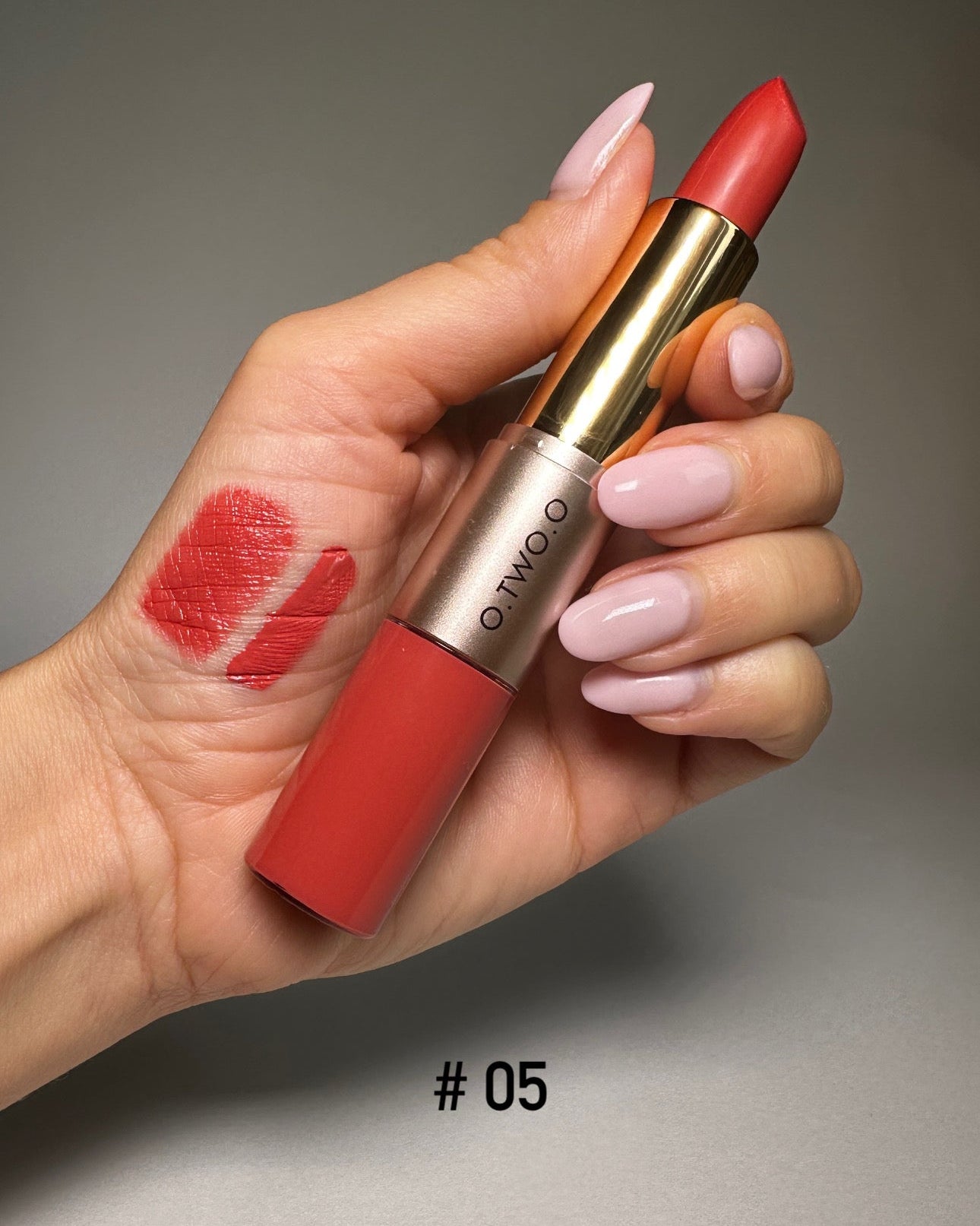 O.TWO.O – Ruj 2-în-1: ruj solid + ruj lichid