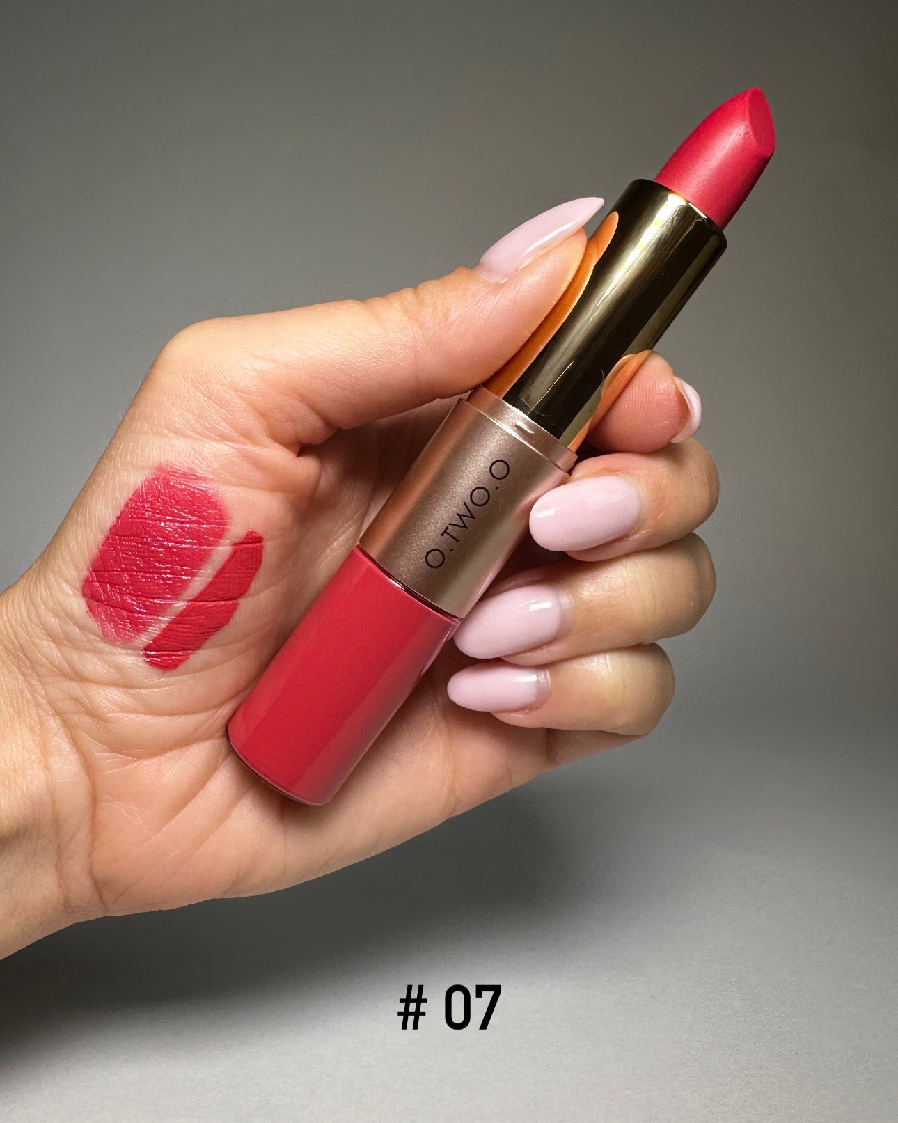 O.TWO.O – Ruj 2-în-1: ruj solid + ruj lichid