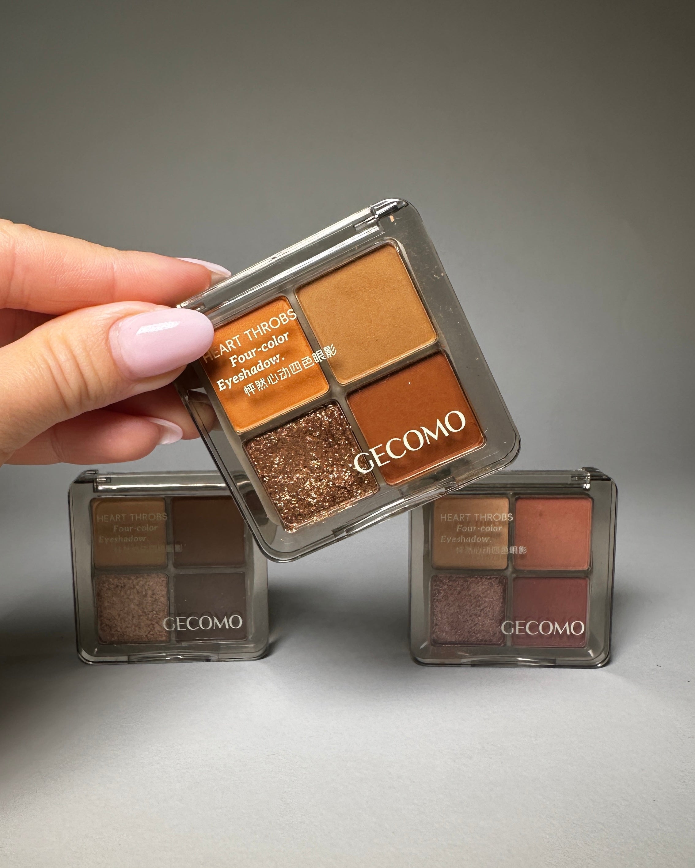 Paletă Fard de Pleoape – 4 Culori Mat &amp; Sclipire Fină