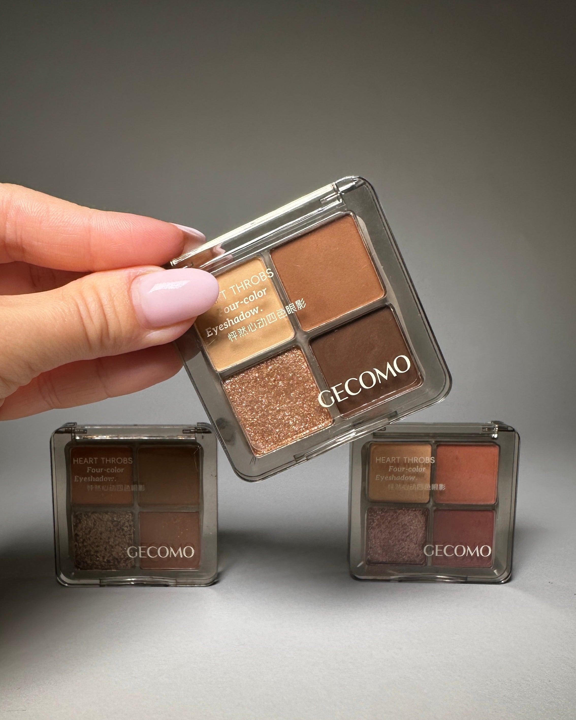 Paletă Fard de Pleoape – 4 Culori Mat &amp; Sclipire Fină