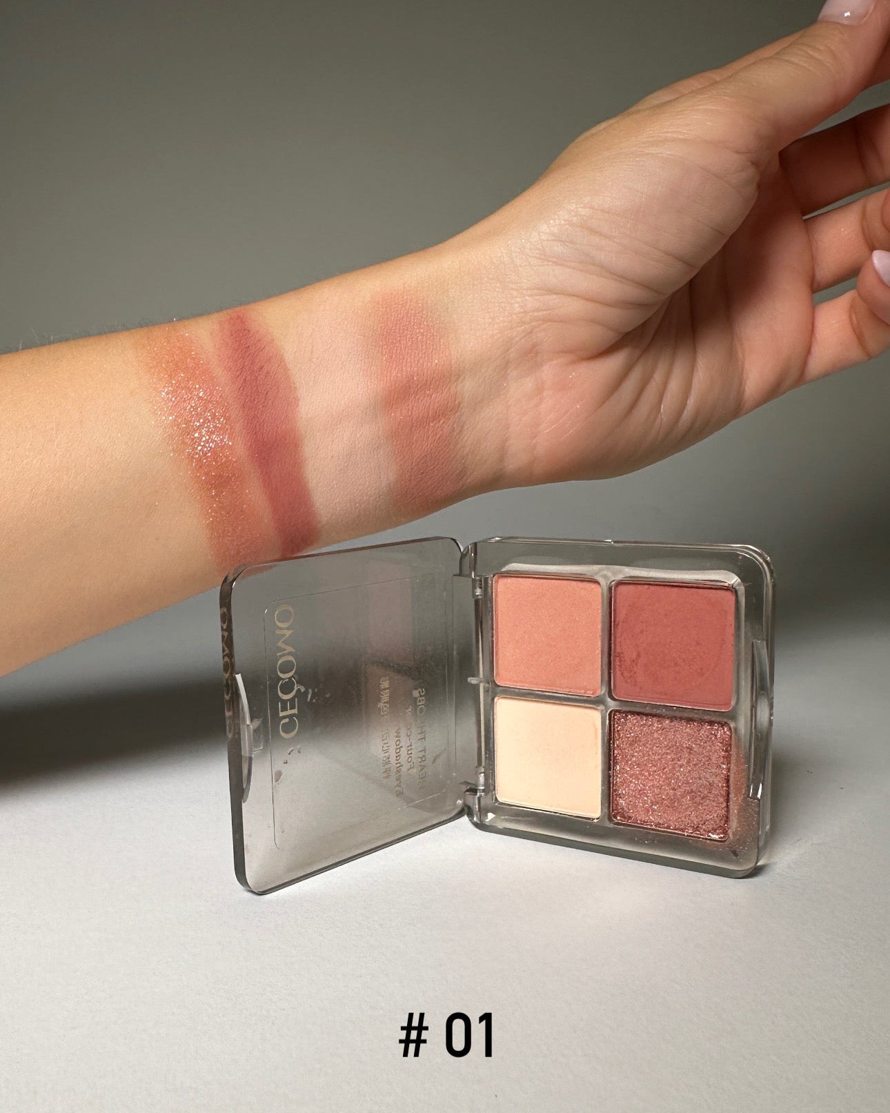 Paletă Fard de Pleoape – 4 Culori Mat &amp; Sclipire Fină