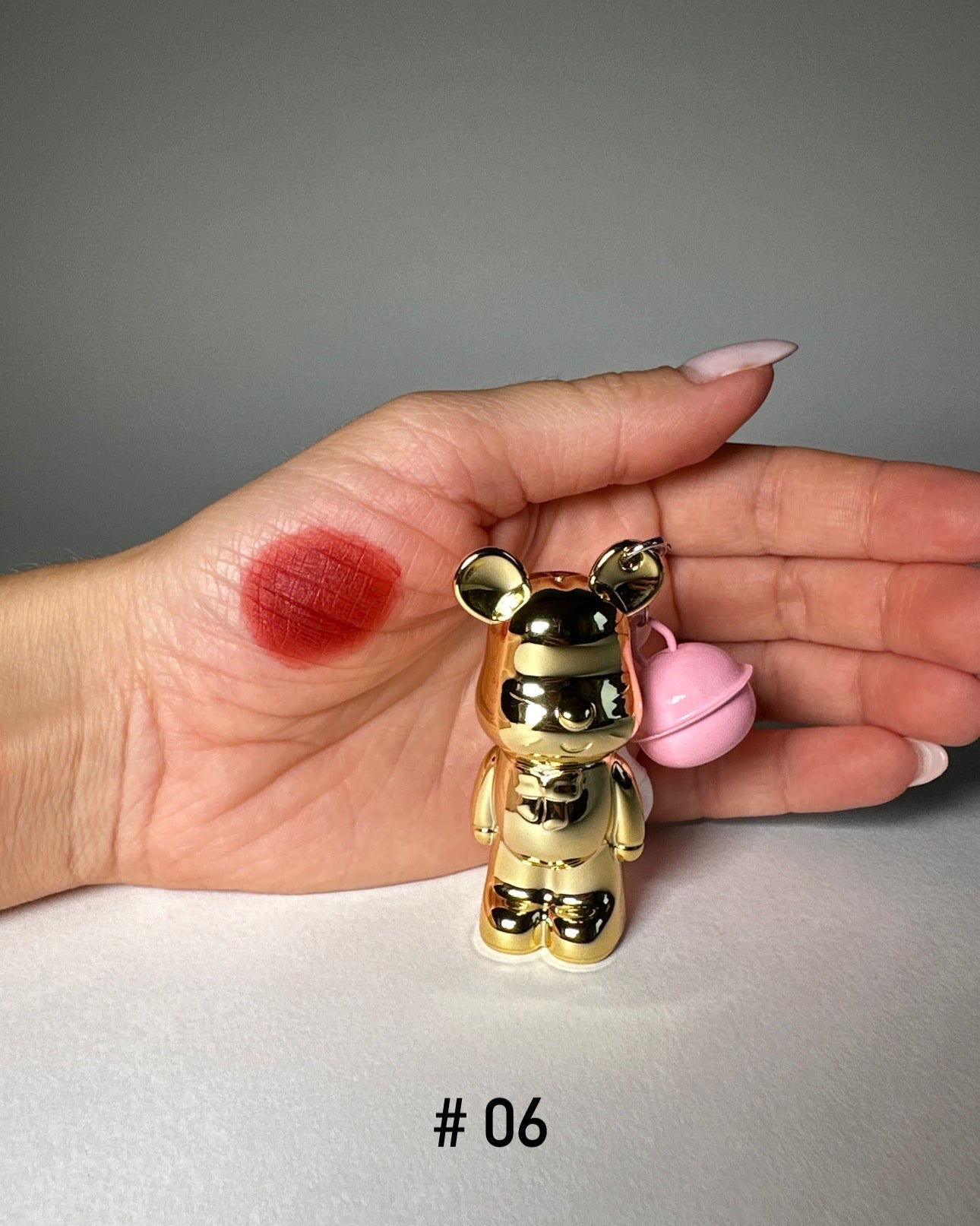 Ruj Matte Velvet Mini – cosmetic breloc, perfect pentru geantă