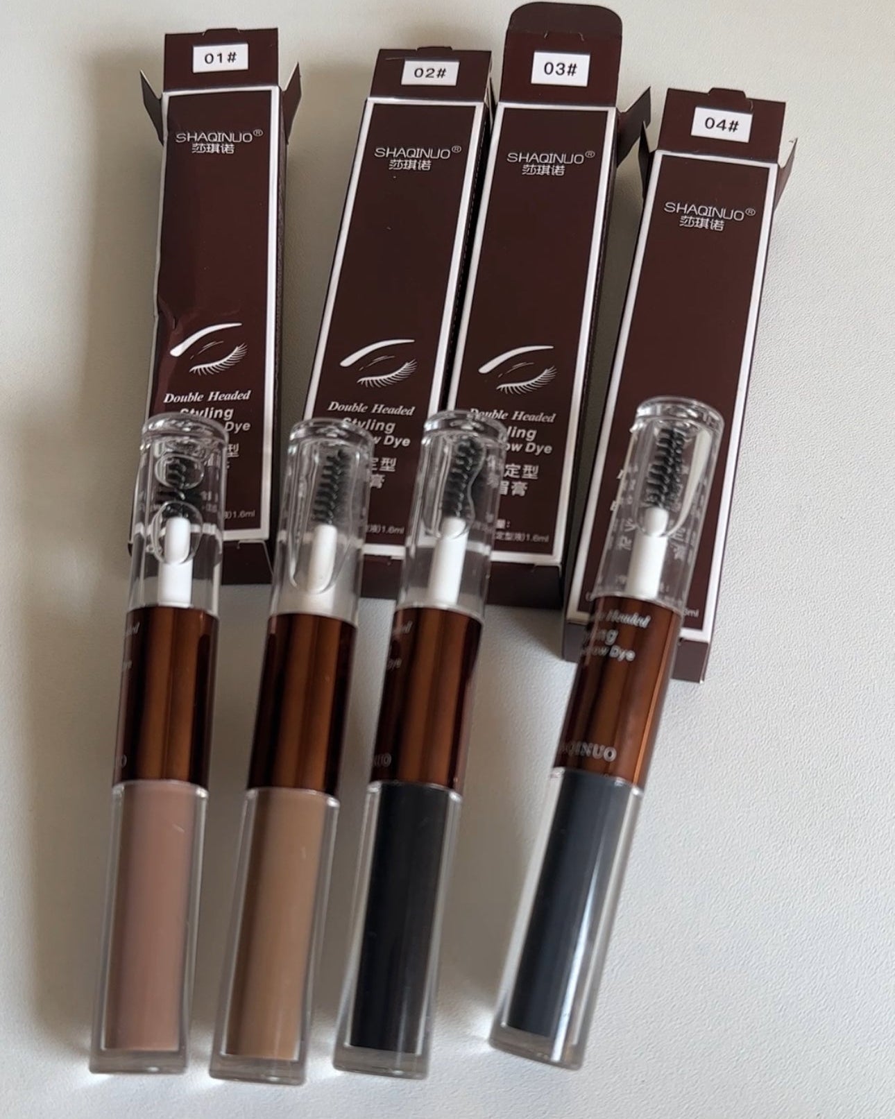 Gel modelator + vopsea pentru sprâncene cu două capete