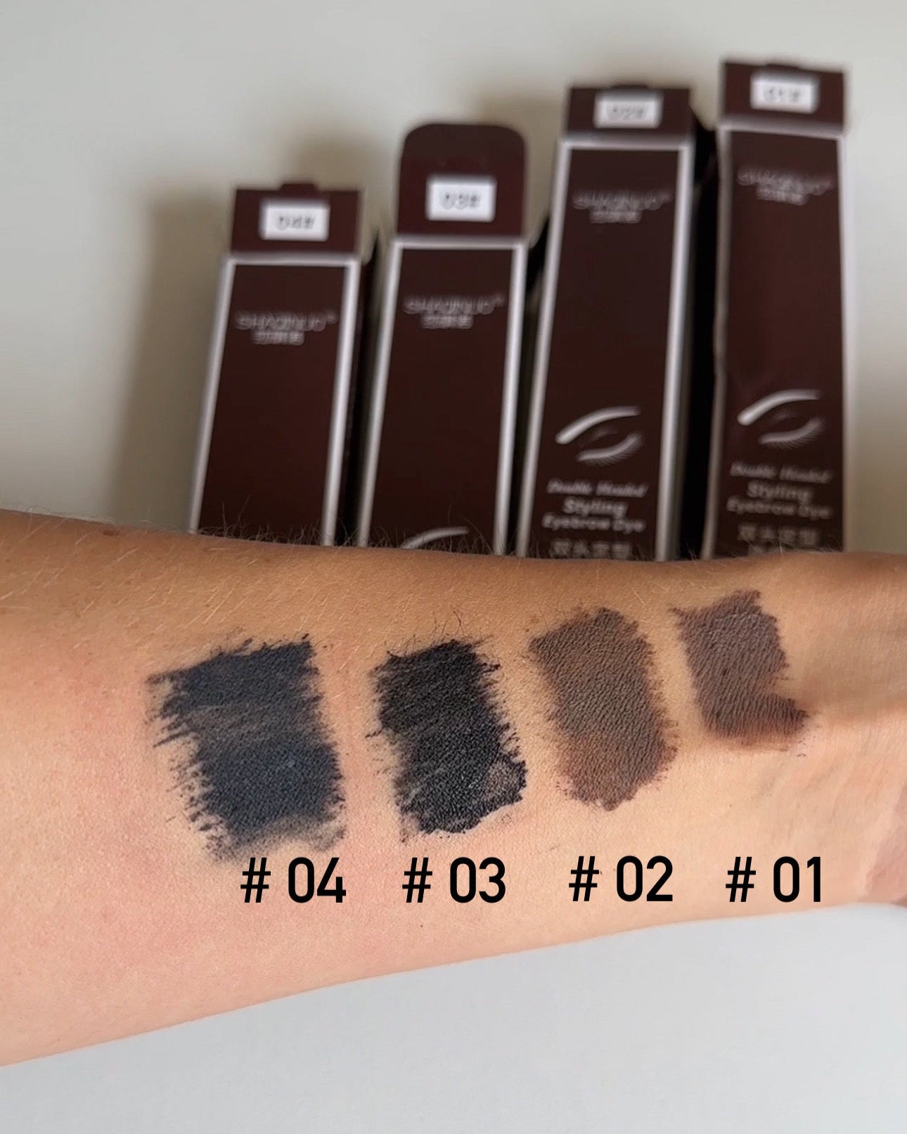 Gel modelator + vopsea pentru sprâncene cu două capete