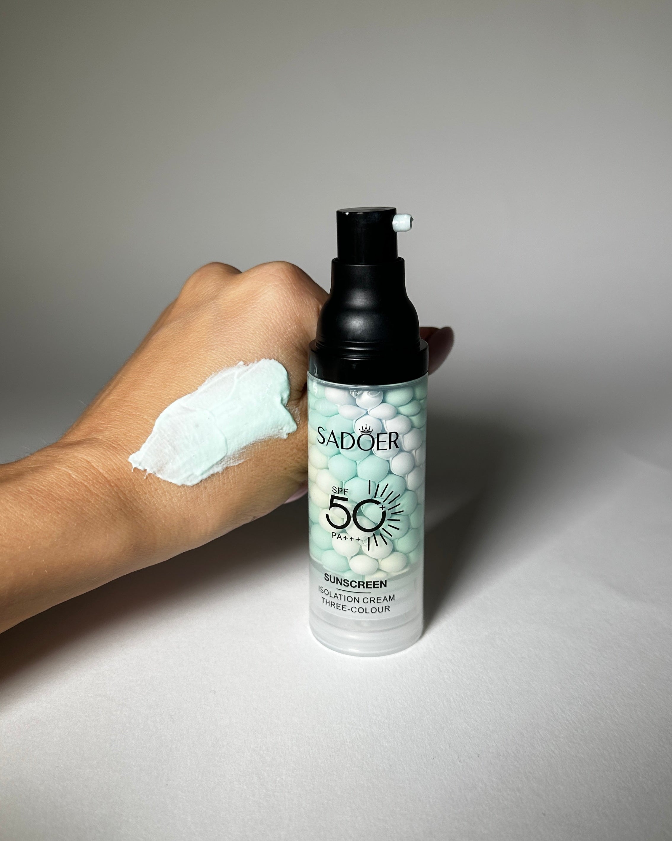 Cream SPF50 PA+++ Primer + protecție solară + corecție de culoare