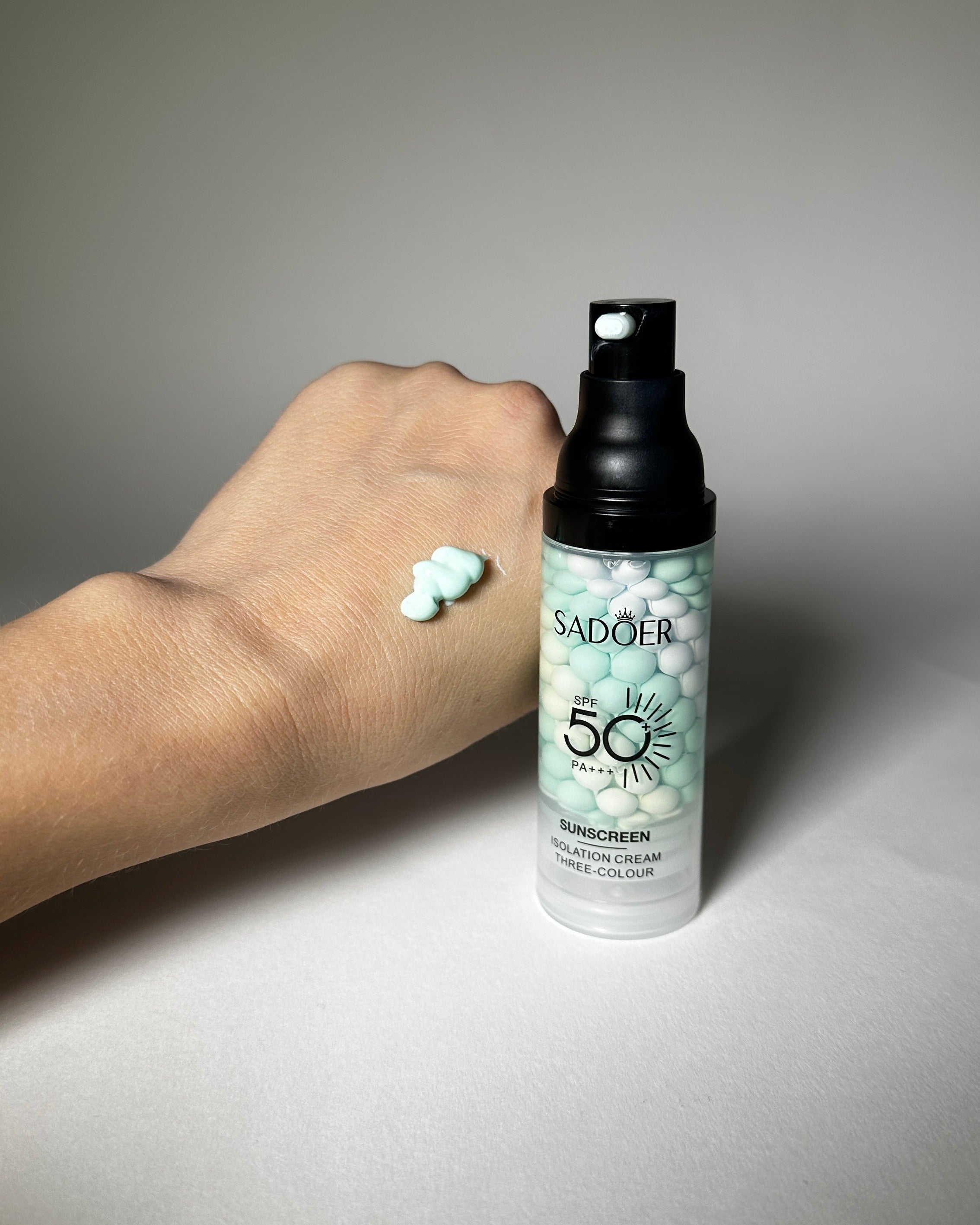 Cream SPF50 PA+++ Primer + protecție solară + corecție de culoare